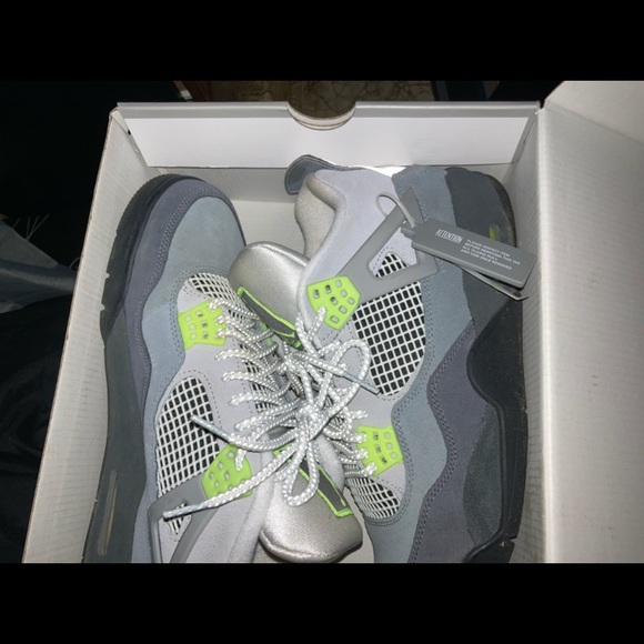 Neon green retro 4’s - Picture 1 of 1